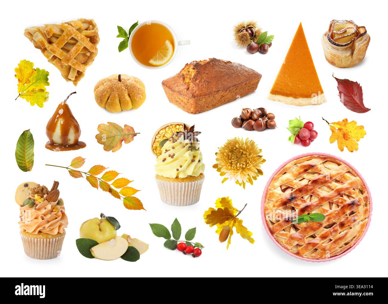 Collage d'ambiance d'automne avec des desserts de saison et des feuilles sur fond blanc Banque D'Images