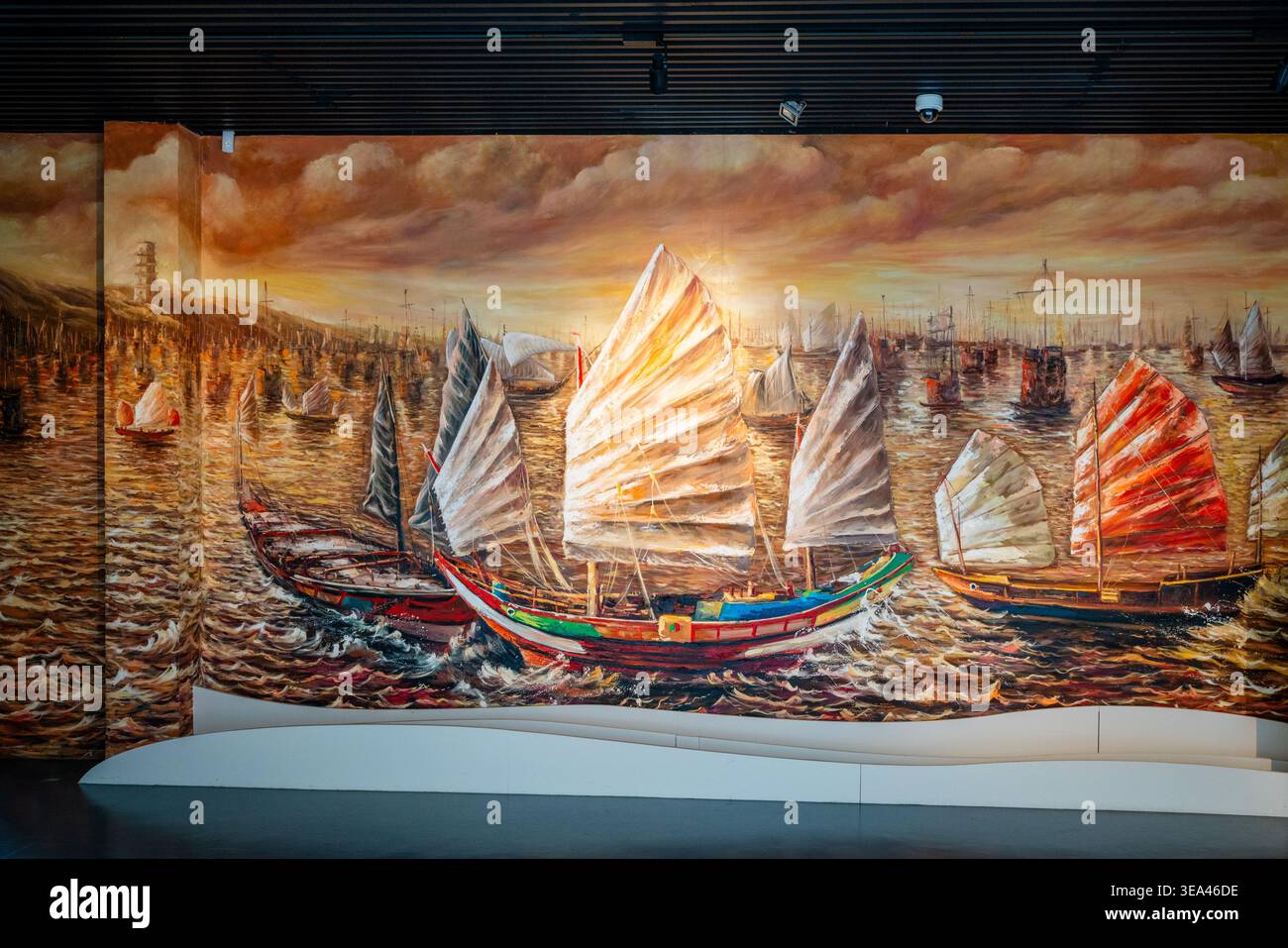 Peinture murale représentant l'ancien port de Zayton et les jonques chinoises traditionnelles au Musée maritime de Quanzhou, province du Fujian, Chine Banque D'Images