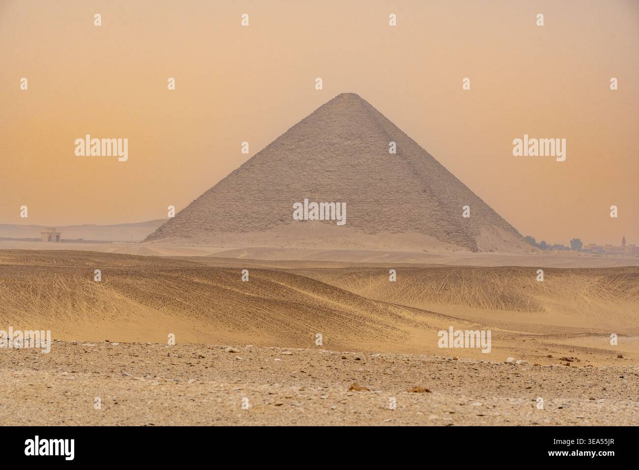 La Pyramide Rouge à Dashur Banque D'Images