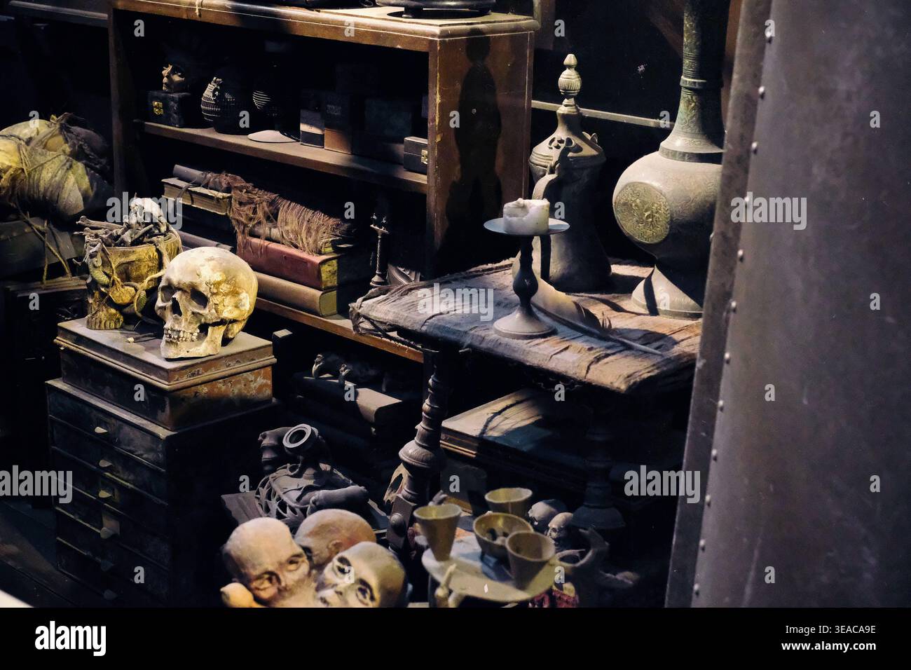 Borgin and Burkes Set : Warner Bros Studio Tour, Studio Tour Dr, Leavesden, Watford WD25 7LR Royaume-Uni Banque D'Images
