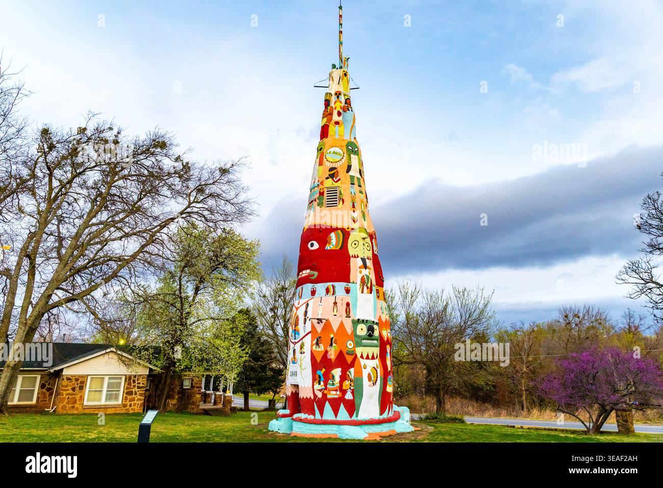 Foyil, Oklahoma, États-Unis - 10 mars 2026 : site historique Ed Galloway Totem Pole Park près de Foyil Oklahoma Banque D'Images