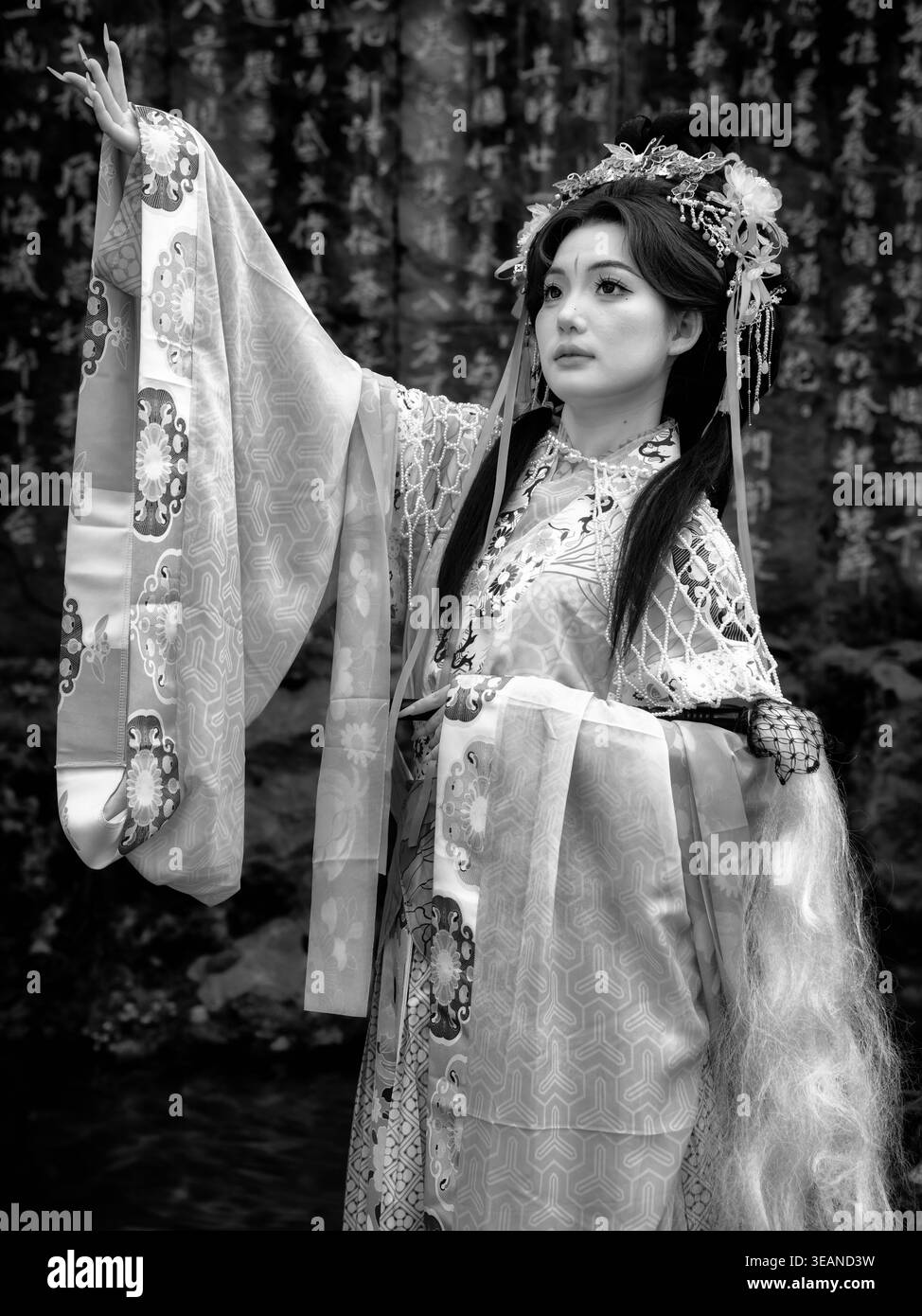 Femme chinoise vêtue de vêtements de l’époque impériale, Chongqing, Chine Banque D'Images
