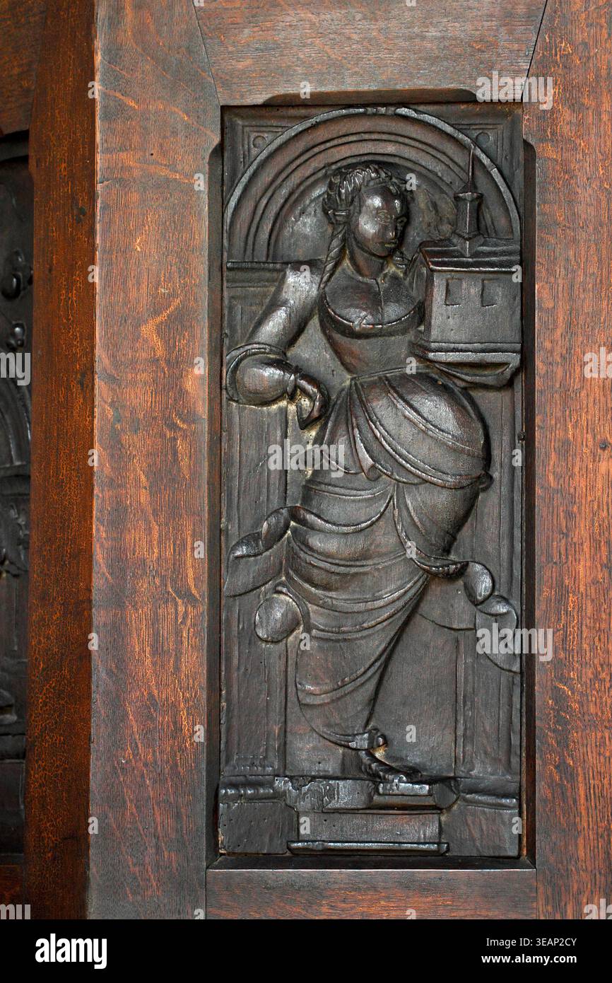 Église St James. Kinnersley. Panneau du XVIe siècle (vers 1530) sur la chaire, identifié comme maniériste flamand dans le style, représentant des figures allégoriques. Banque D'Images