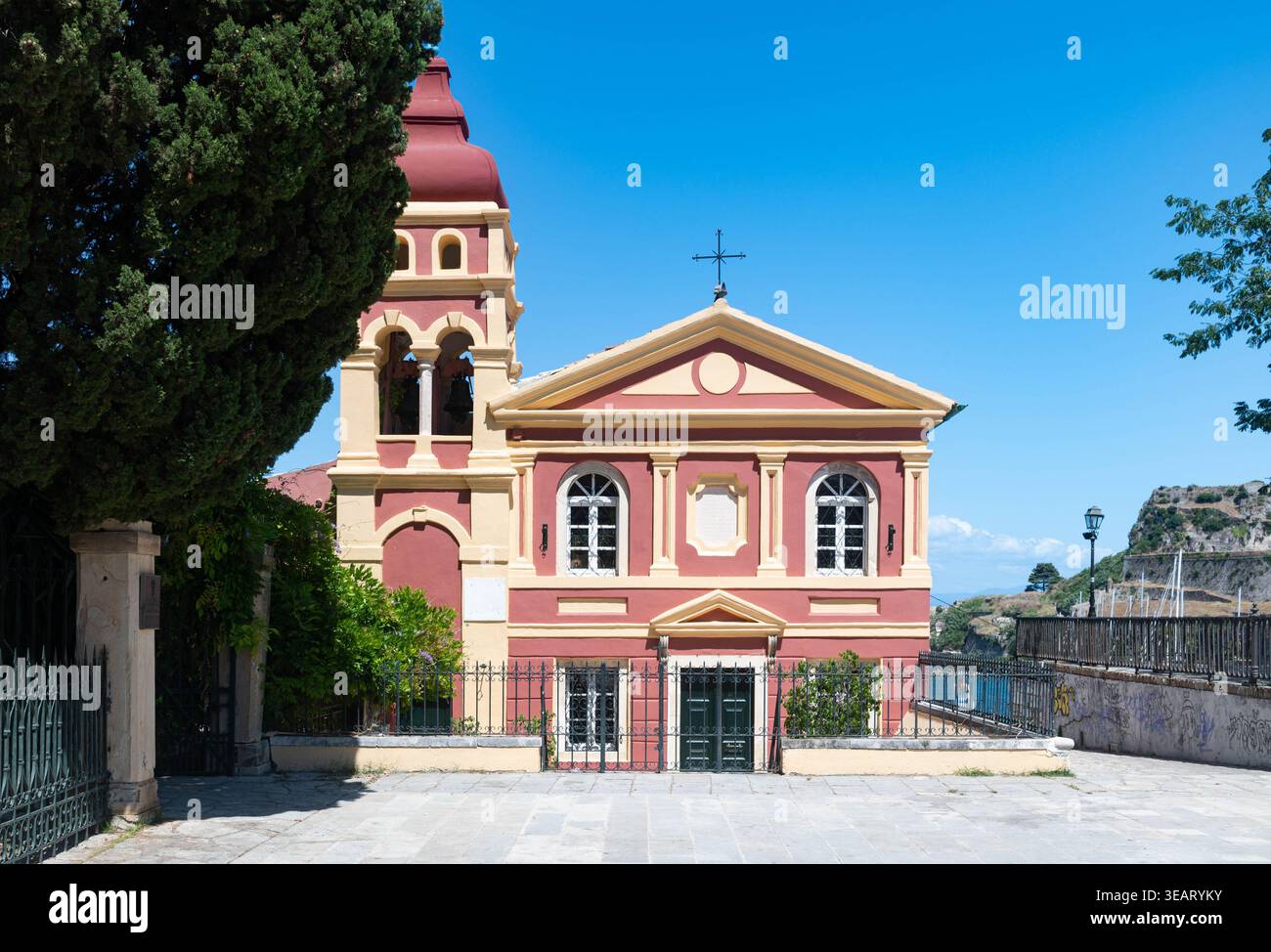 Corfou, Île Ionienne, Grèce - juillet - 09 - 2025 - Sainte Eglise de la Vierge Marie Mandrakina. Banque D'Images