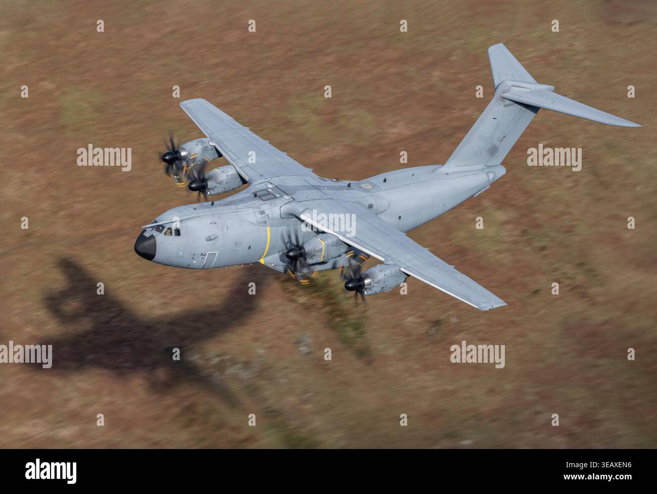 Avion de transport militaire Airbus A400M Atlas en vol. Avion de transport tactique moderne de la RAF utilisé pour le transport de marchandises, de troupes et les missions humanitaires. Banque D'Images