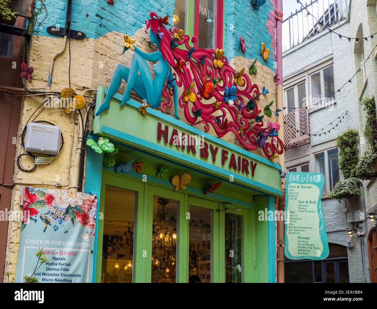 Hair by Fairy, Neils Yard, Covent Garden, Londres, Royaume-Uni. Banque D'Images