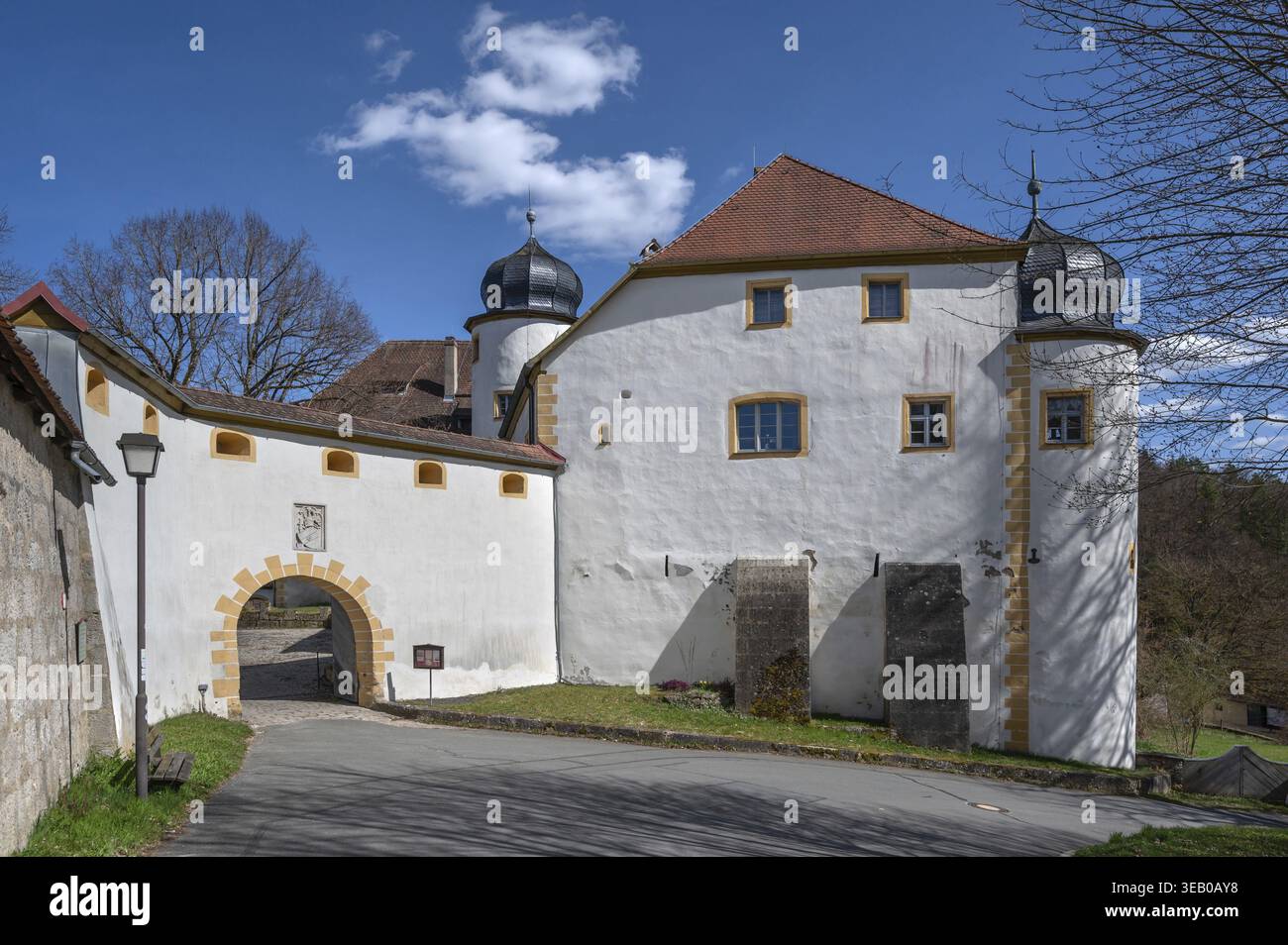 Château d'Unterausess, mentionné au XIe siècle, encore habité aujourd'hui par la famille Aufsess, Aufsess, haute-Franconie, Bavière, Allemagne Banque D'Images