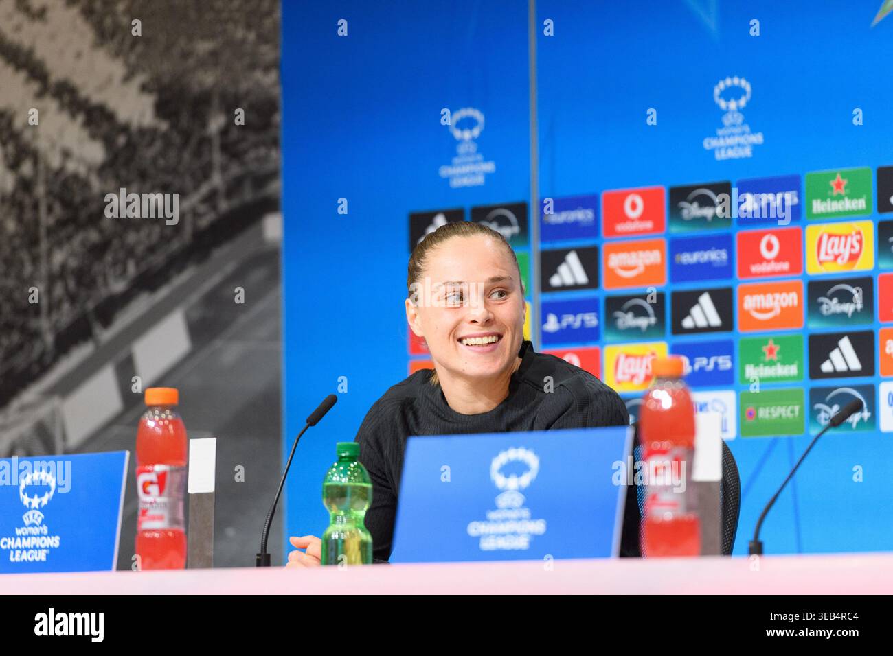 Munich, Allemagne. 24 avril 2026. MUNICH, ALLEMAGNE - AVRIL 25 : Ewa Pajor (17 FC Barcelone) lors de la conférence de presse devant l'UEFA Champions League 2025/26 du FC Barcelone à l'Allianz Arena le 25 avril 2026 à Munich, Allemagne (photo de Sven Beyrich/Sports Press photo) crédit : SPP Sport Press photo. /Alamy Live News Banque D'Images