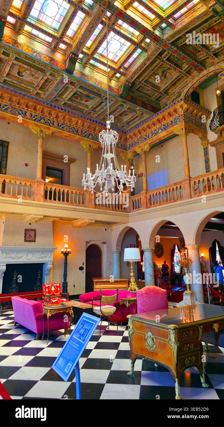 Grande salle dans Ca' d'Zan Mansion de John et Mable Ringling Museum of Art Sarasota Florida USA 04.21.2026 Banque D'Images