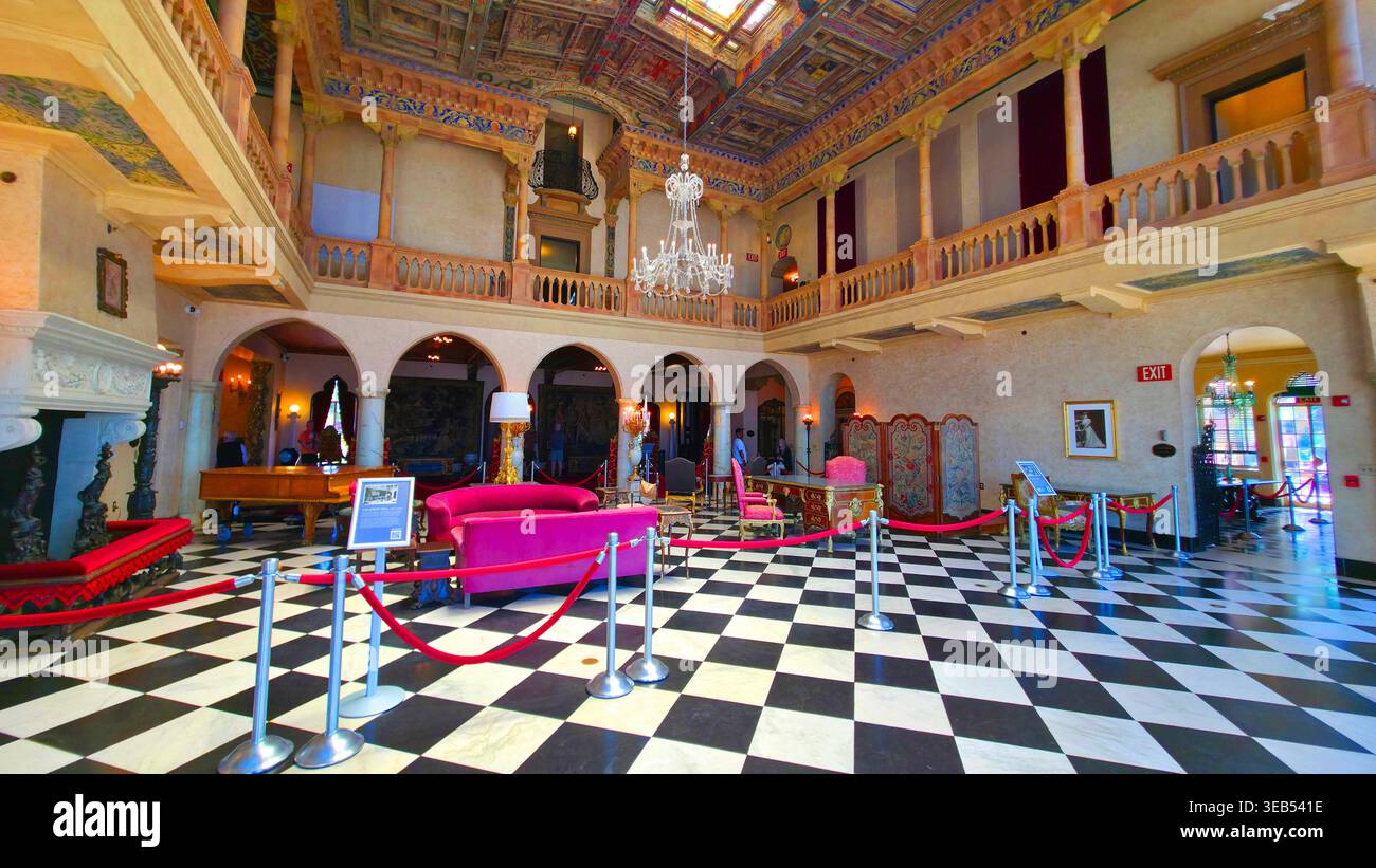 Grande salle dans Ca' d'Zan Mansion de John et Mable Ringling Museum of Art Sarasota Florida USA 04.21.2026 Banque D'Images
