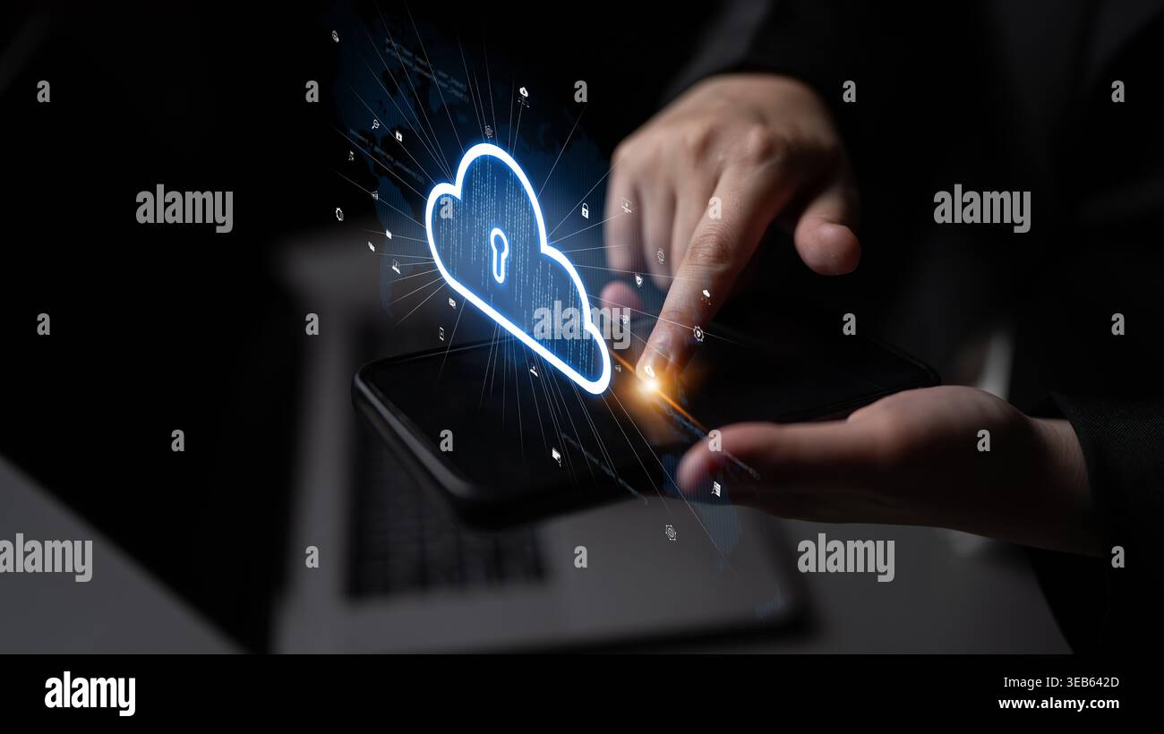Le cloud computing favorise la croissance numérique grâce à un stockage de données sécurisé, une infrastructure évolutive et des solutions stratégiques basées sur le cloud. Loquet Banque D'Images
