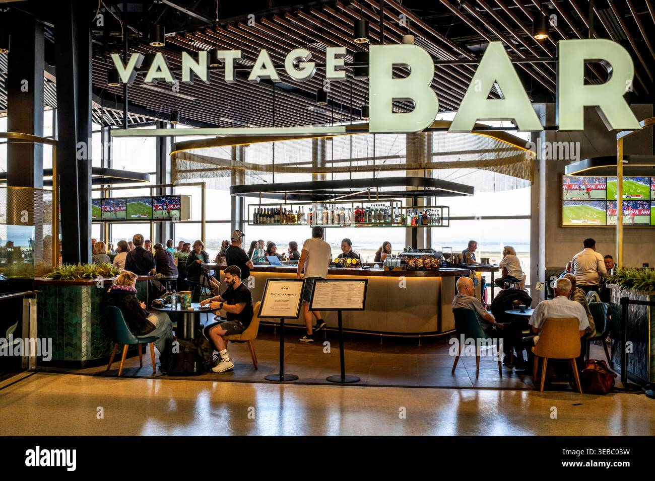 The Vantage Bar, départs de l'aéroport, départs internationaux d'Auckland, Nouvelle-Zélande. Banque D'Images