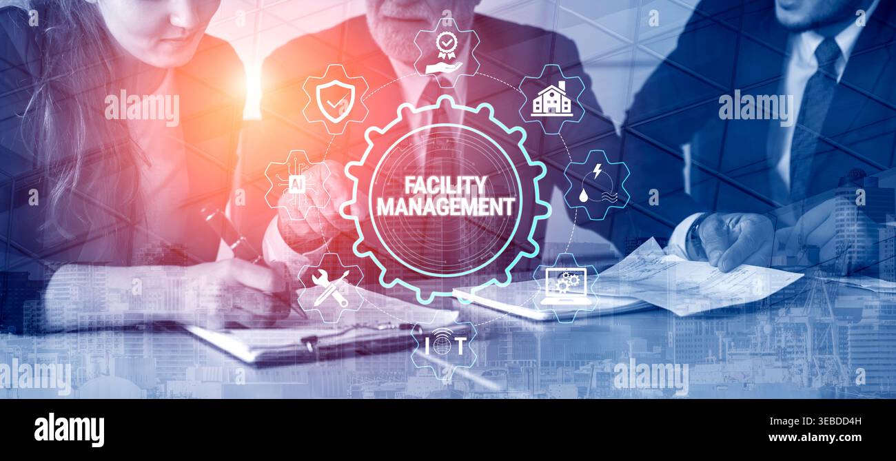 Professionnels collaborant à la planification de la gestion des installations avec des icônes graphiques modernes représentant les concepts de l'industrie et la transformation numérique Banque D'Images