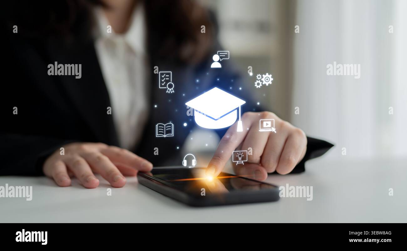 Cloud Computing, stratégie Cloud et technologie Cloud transformant l'infrastructure numérique avec des services évolutifs, un stockage sécurisé des données et des solutions basées sur le Cloud Banque D'Images