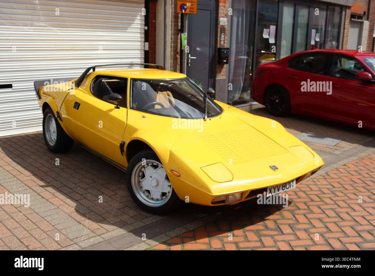 Une réplique de voiture en kit de l'emblématique Bertone conçu Lancia Stratos qui est devenue légendaire en tant que voiture de rallye gagnante du Championnat du monde des Rallyes au milieu des années 70 Banque D'Images