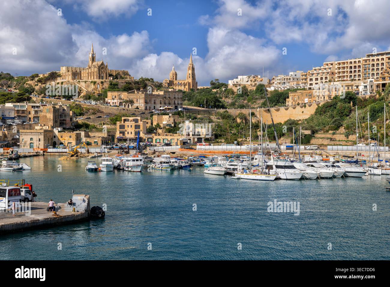 Ville de Mgarr et port sur l'île de Gozo à Malte. Banque D'Images