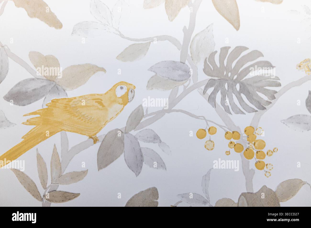 Tapisserie tropicale vintage avec perroquet doré et feuilles de monstera Banque D'Images