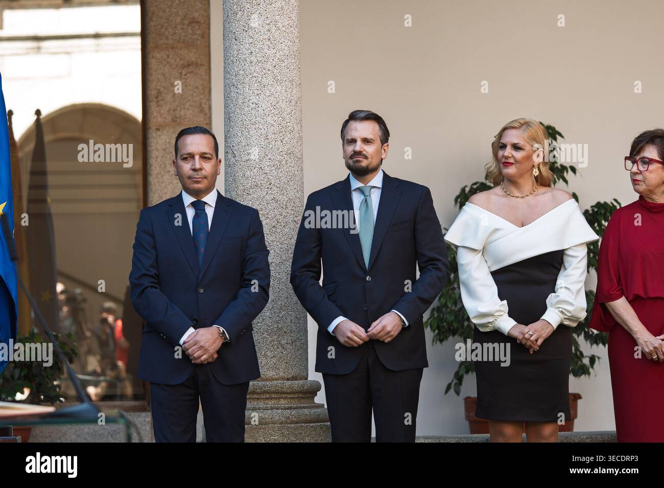 (L-R) The Vice-president for Deregulation, Family and Social Services, Óscar Fernández, the Vice-president and Regional Minister for the Presidency, Coordination of Government Action, Interior and Emergencies, Abel Bautista, and the Regional Minister for Finance and Public Administration, and Social Dialogue, Elena Manzano, during the ceremony of taking up their posts as members of the Governing Council of the Regional Government of Extremadura, at the headquarters of the Presidency of the regional Executive, on 30 April 2026, in Mérida, Badajoz, Extremadura (Spain). The ten new ministers of t Banque D'Images