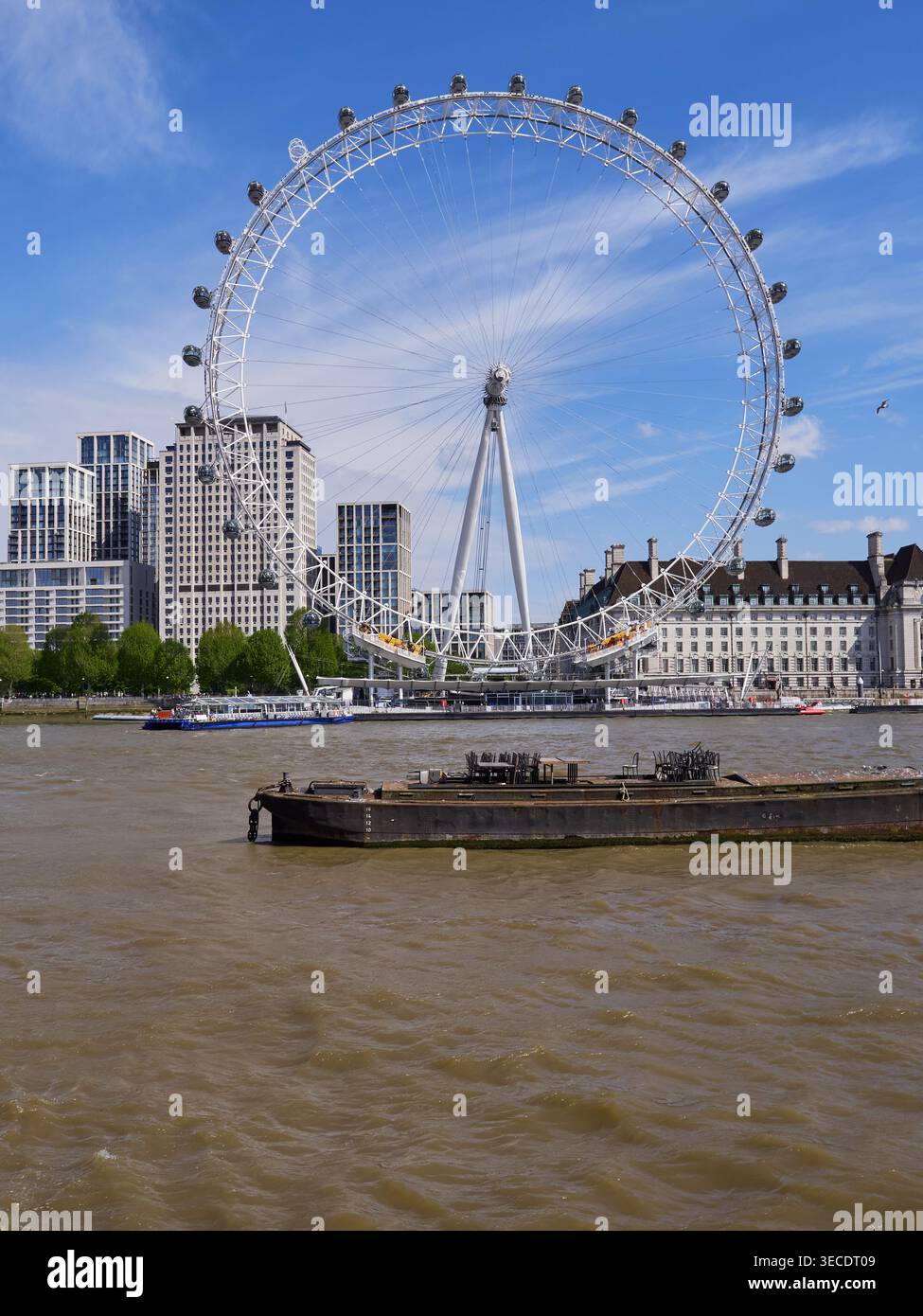 Le London Eye, de l'autre côté de la Tamise Banque D'Images