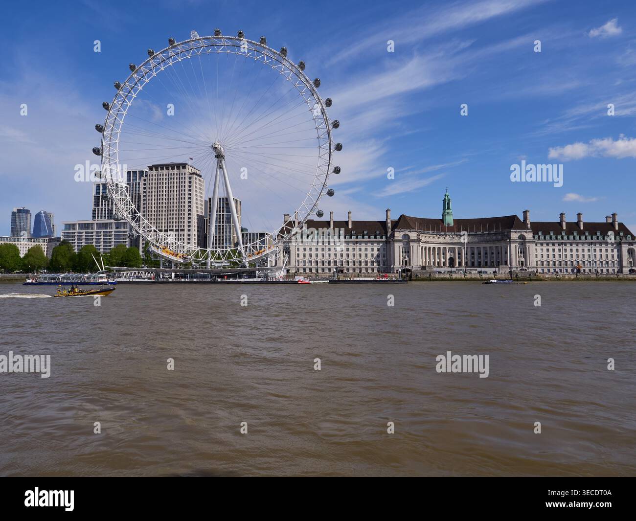 Le London Eye, de l'autre côté de la Tamise Banque D'Images