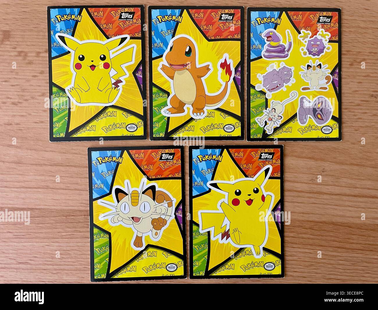 1999 cartes Pokémon Topps film Sticker - Image de stock capturée avec un smartphone