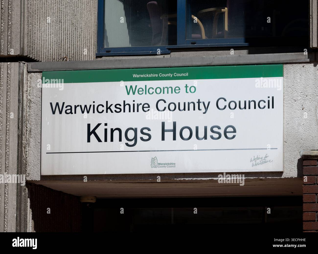 Warwickshire County Council Kings House Sign, Bedworth, Warwickshire, Angleterre, Royaume-Uni Banque D'Images