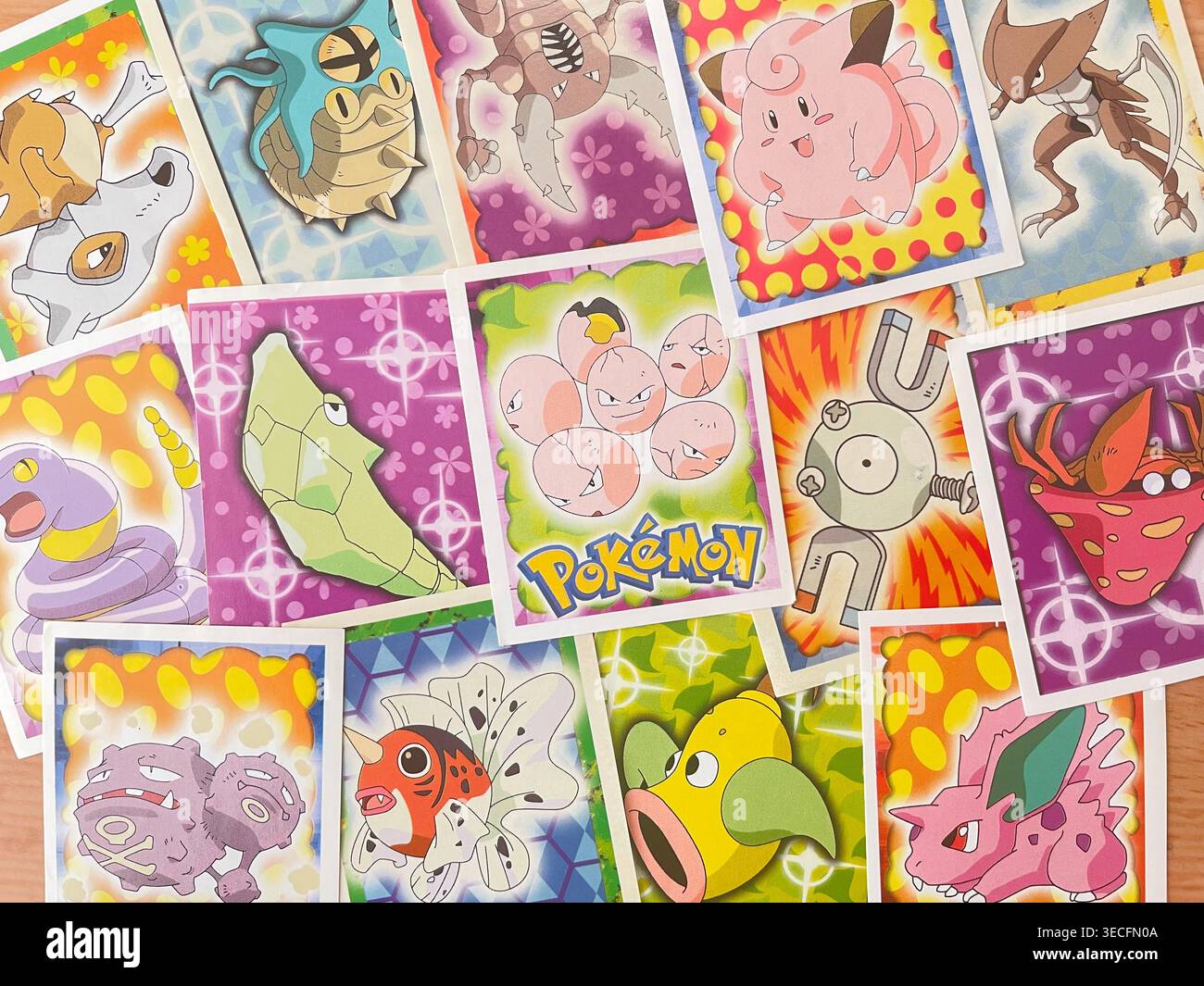1999 cartes Pokémon Topps film Sticker - Image de stock capturée avec un smartphone