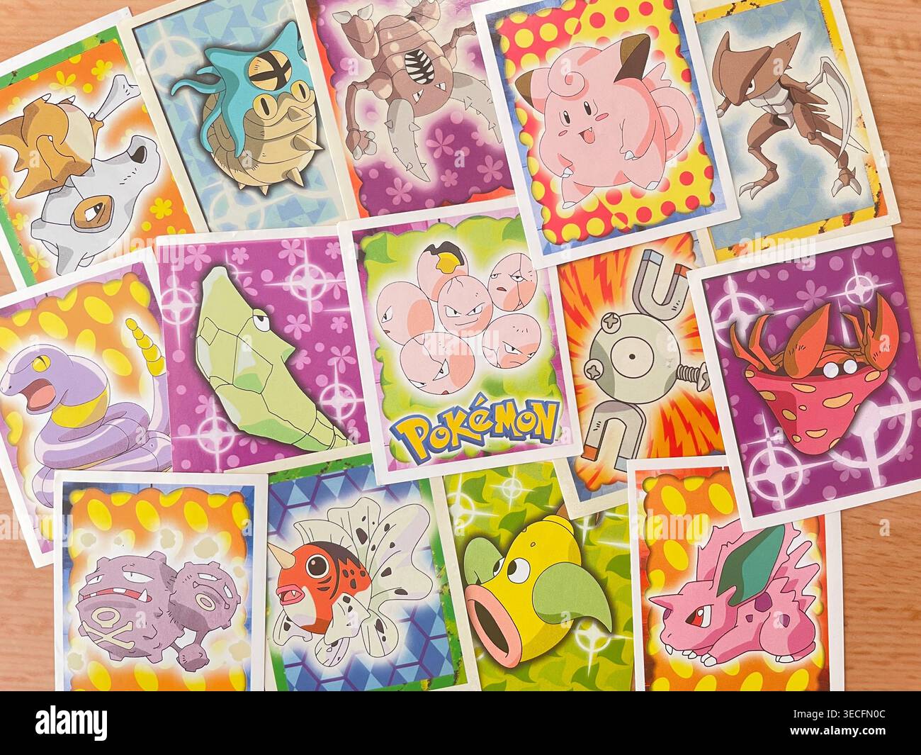 1999 cartes Pokémon Topps film Sticker - Image de stock capturée avec un smartphone