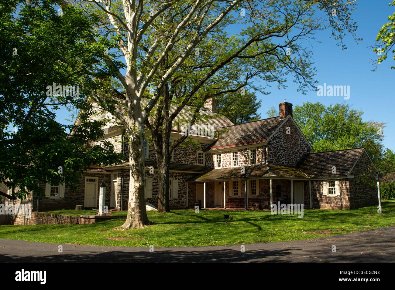 Pottstown, Pennsylvanie, États-Unis – 27 avril 2026 - terrains et extérieur du manoir John Potts, une maison historique en pierre du XVIIIe siècle associée à EA Banque D'Images