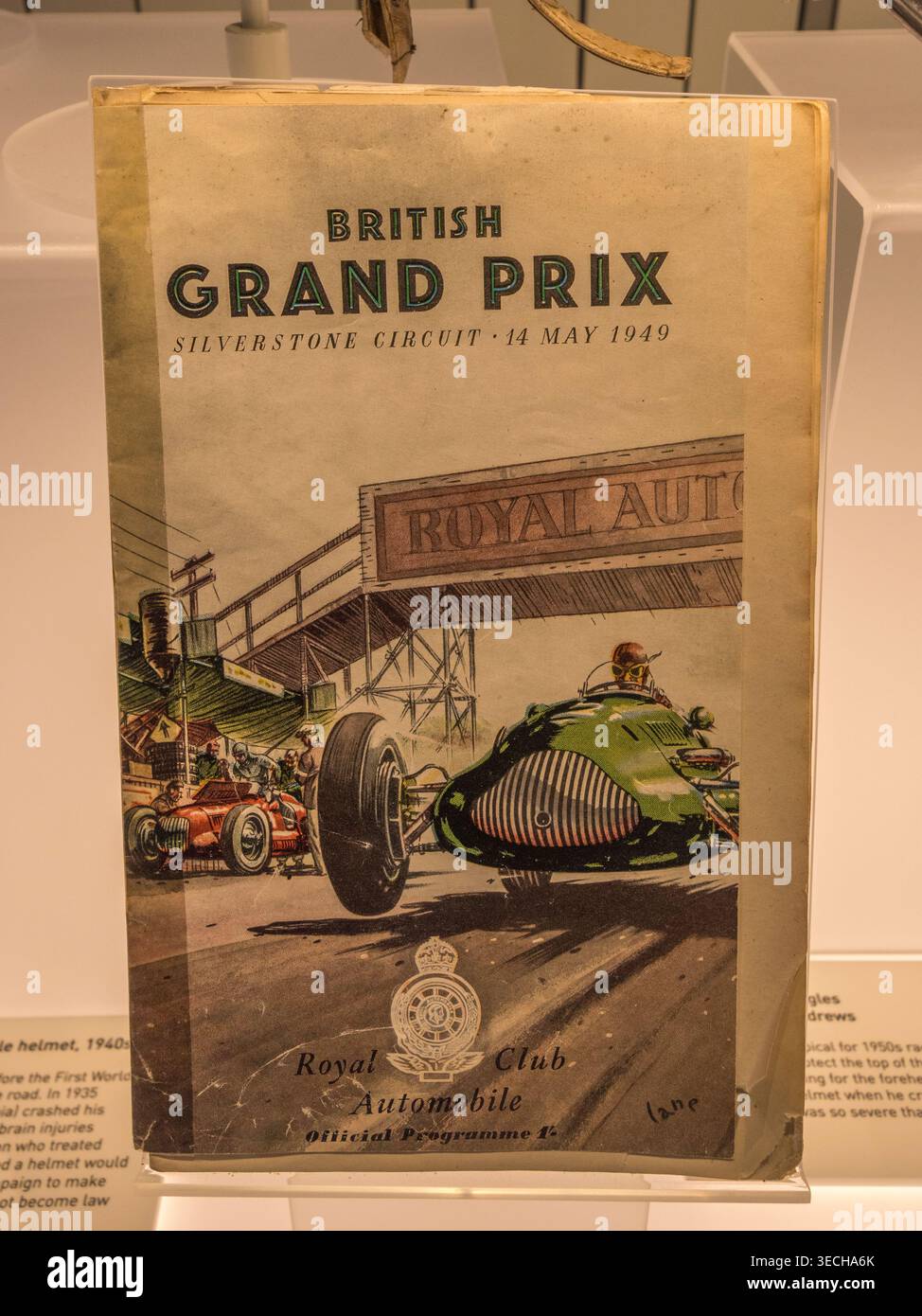 Programme du Grand Prix de Grande-Bretagne (1949) exposé au Silverstone Museum, circuit de Silverstone, Silverstone, Towcester, Royaume-Uni. Banque D'Images