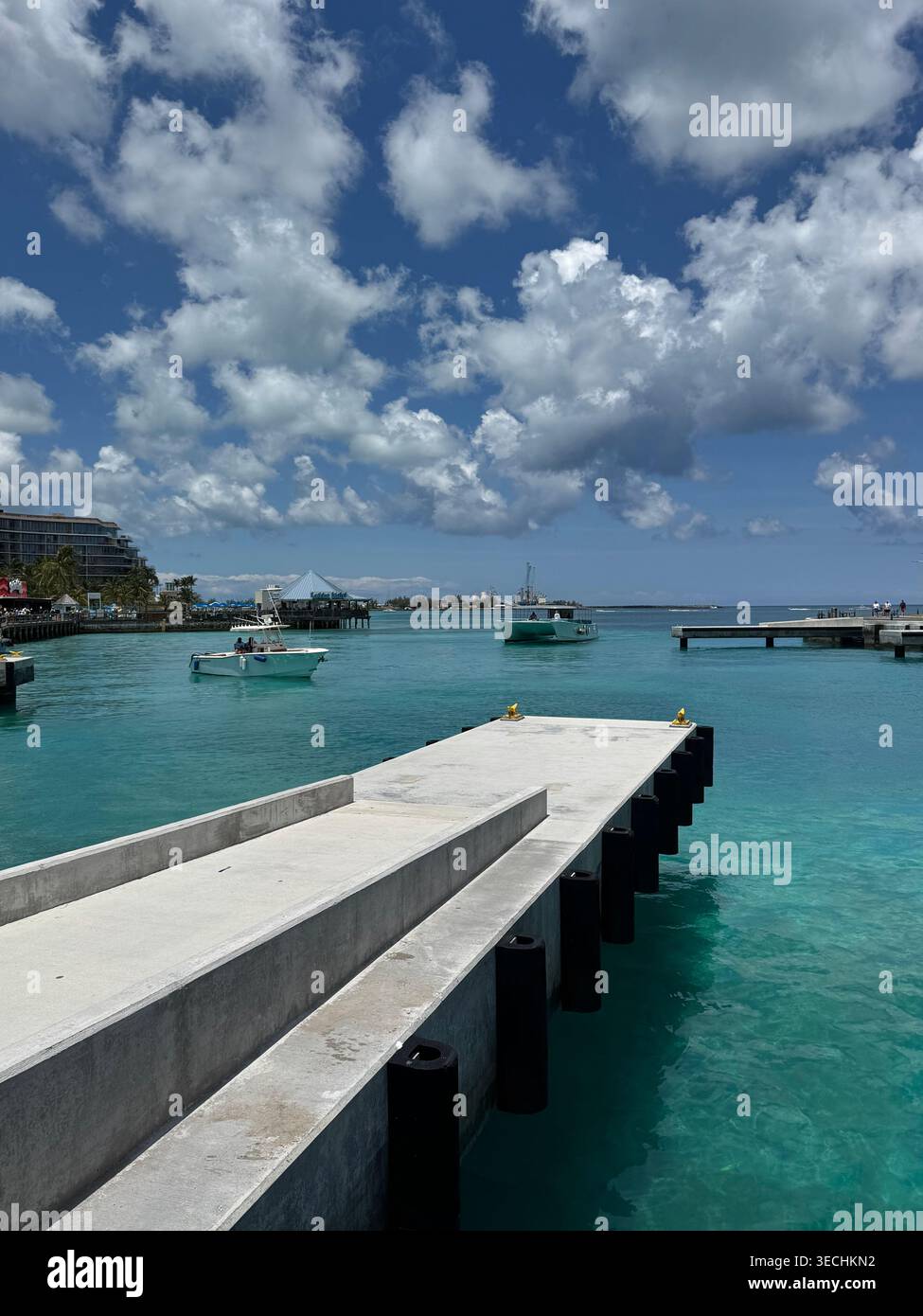 jetée dans LE PORT DE NASSAU - Image de stock capturée avec un smartphone