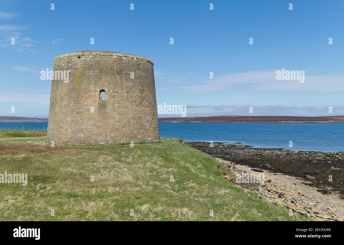 Crockness 19th century martello tower Banque de photographies et d’images à haute ...