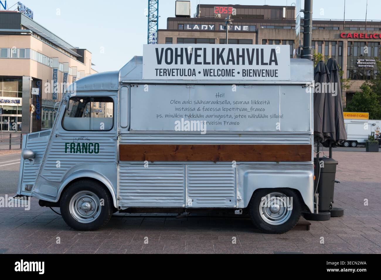 Cafe van à Joensuu, une ville de Carélie du Nord, Finlande. Banque D'Images