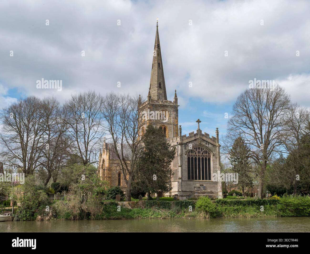 Église de la Sainte Trinité sur le banc de la rivière Avon, Stratford upon Avon, Royaume-Uni. Banque D'Images