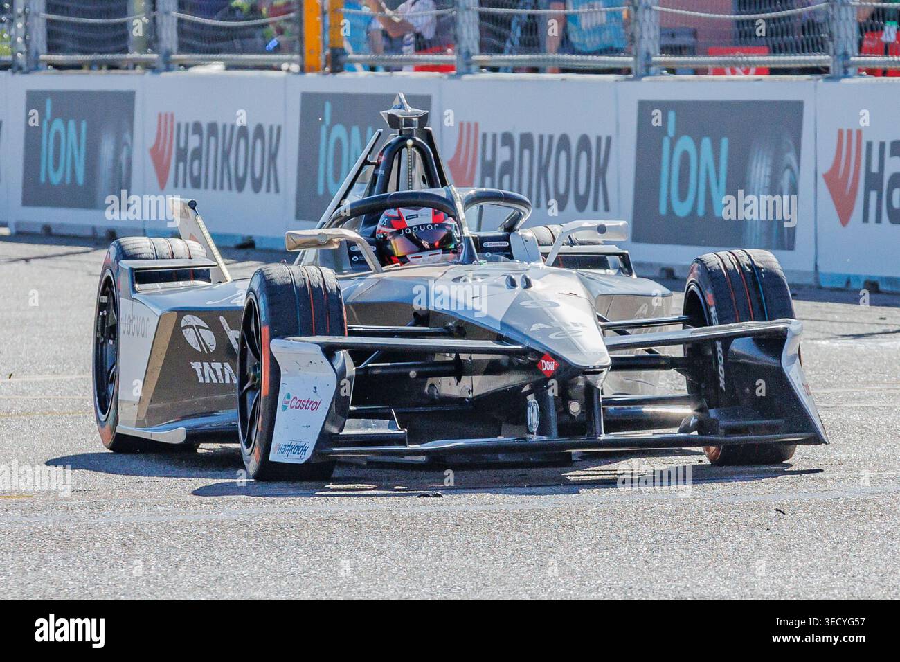 Mitch Evans (NZL, Jaguar TCS Racing) ; 6ème place, 02.05.2026, Berlin (Allemagne), Motorsport, ABB FIA Formula E World Championship, Berlin E-Prix 2026 Banque D'Images