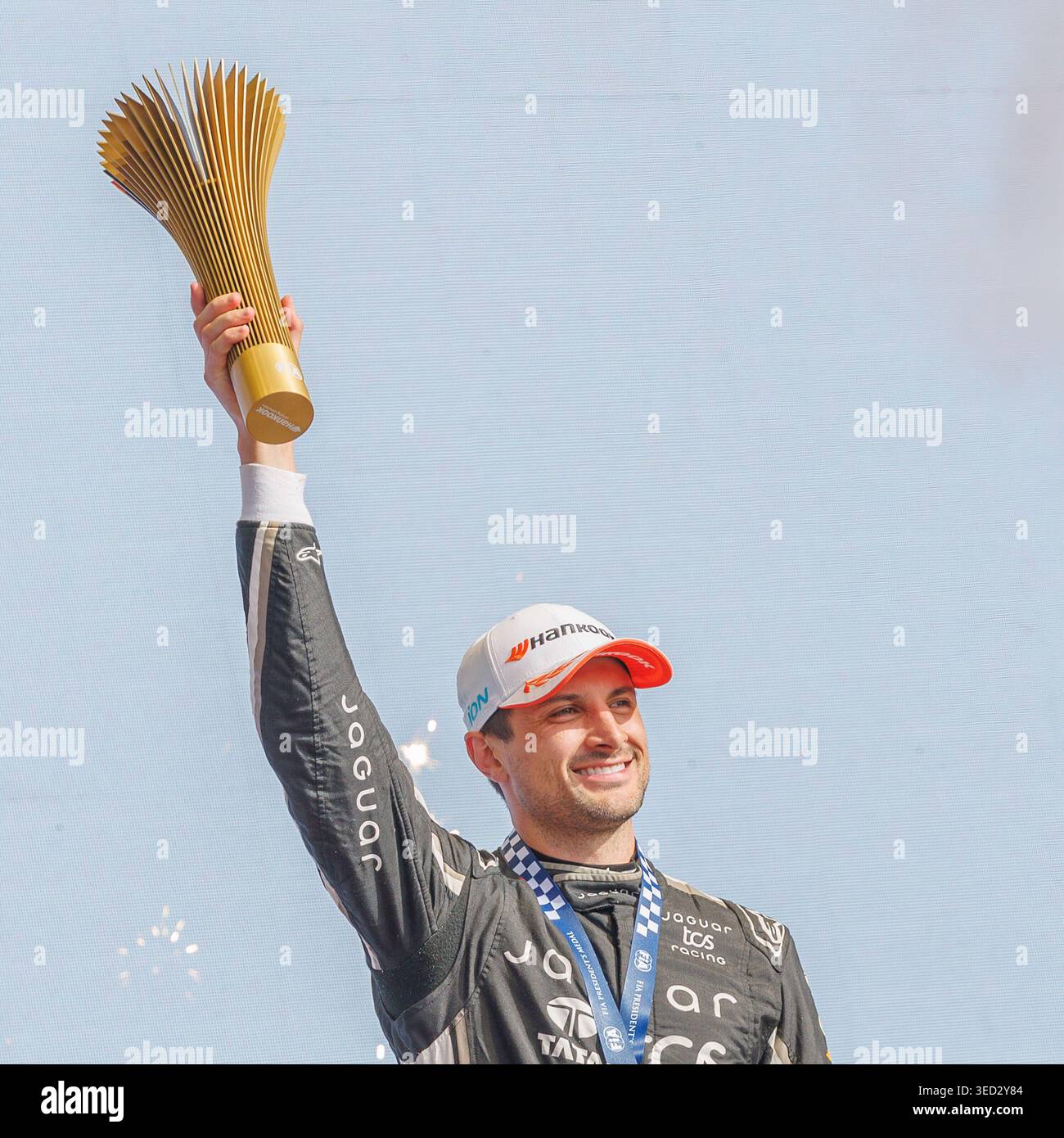 Mitch Evans (NZL, Jaguar TCS Racing) ; Sieger [vainqueur], Erstplatzierter, Goldmedaille; Siegerehrung, 03.05.2026, Berlin (Deutschland), Motorsport, ABB FIA Formula E World Championship, Berlin E-Prix 2026 Banque D'Images