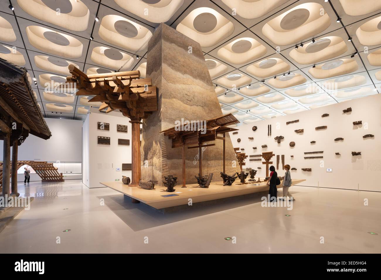 Exposition du musée intérieur de Shenzhen Bay culture Square avec collection de design. Architecture design par MAD Architects. Banque D'Images