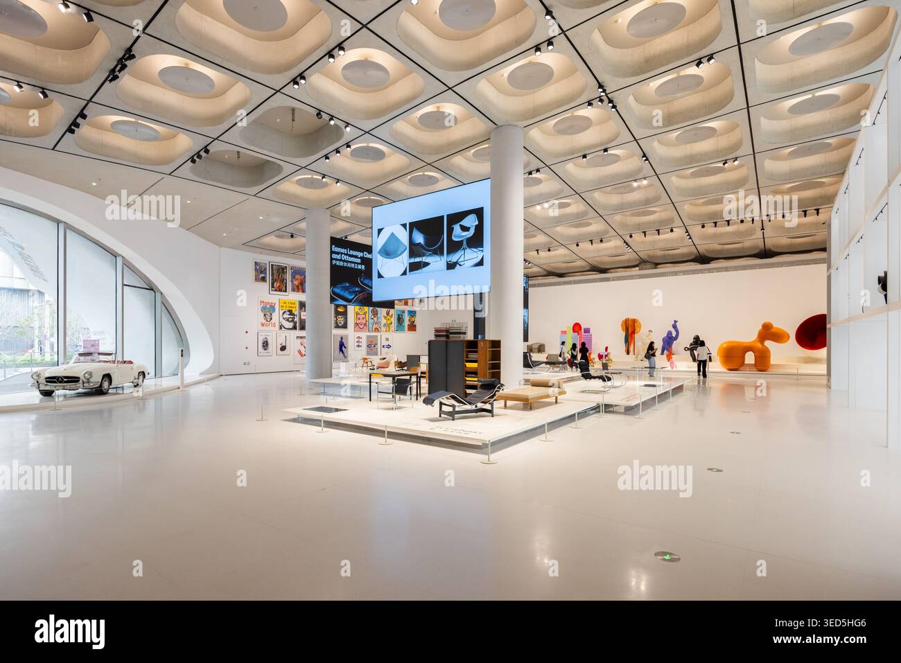 Exposition du musée intérieur de Shenzhen Bay culture Square avec collection de design. Architecture design par MAD Architects. Banque D'Images