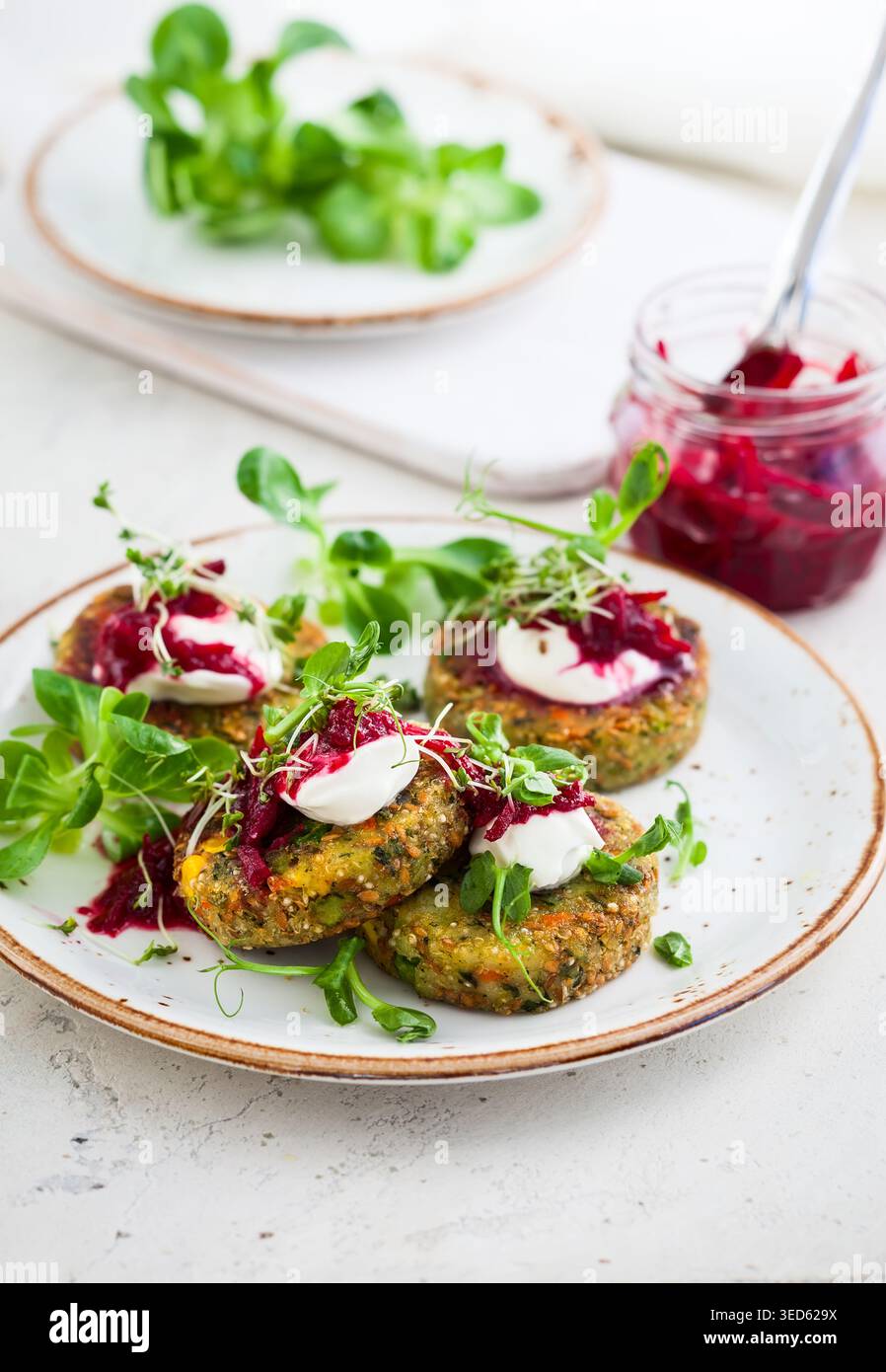 Beignets avec quinoa, légumes et graines de lin Banque D'Images