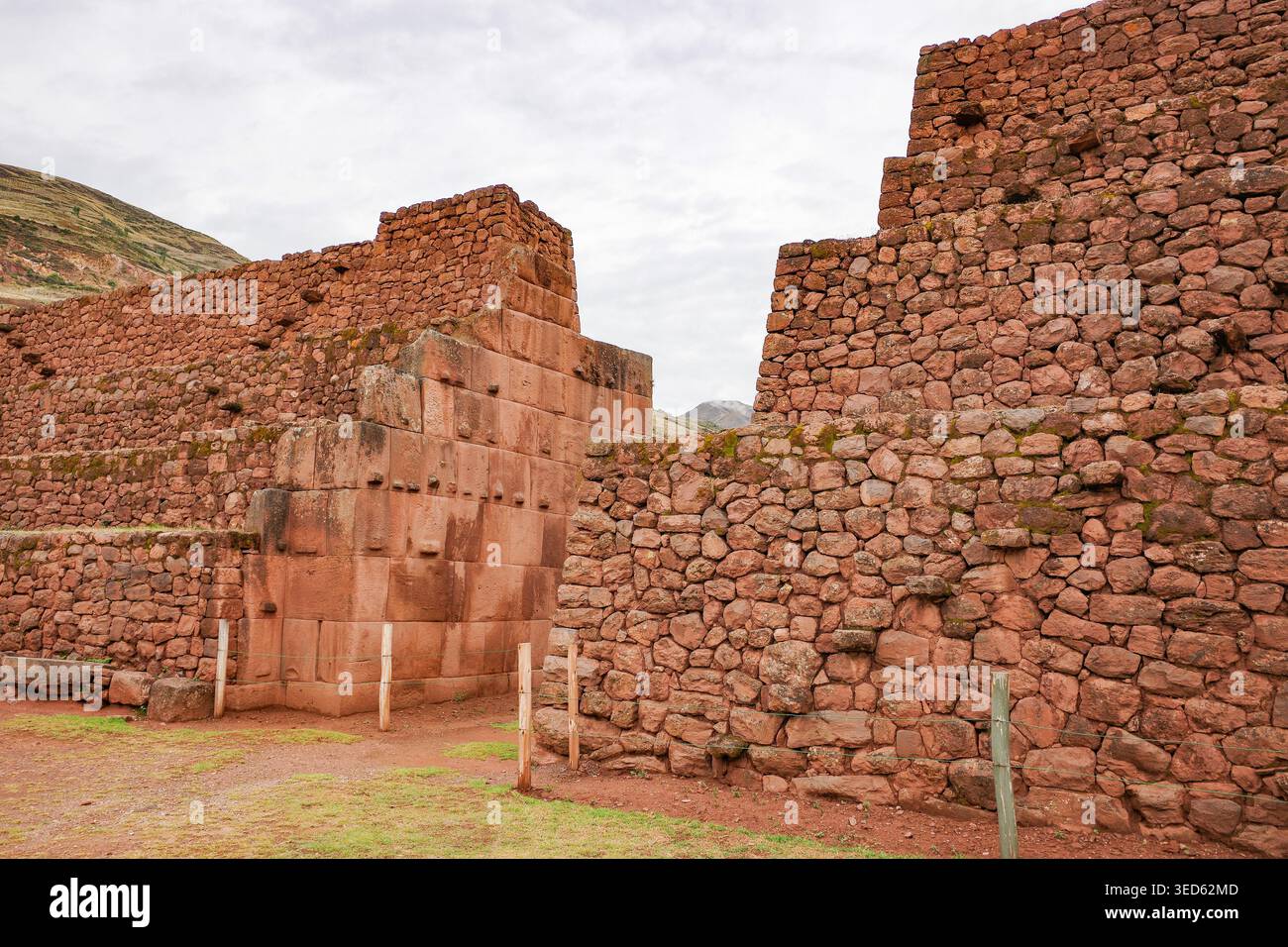 Cusco, Pérou - 26 novembre 2025 : site archéologique de la Portada de Rumicolca, Cusco Banque D'Images