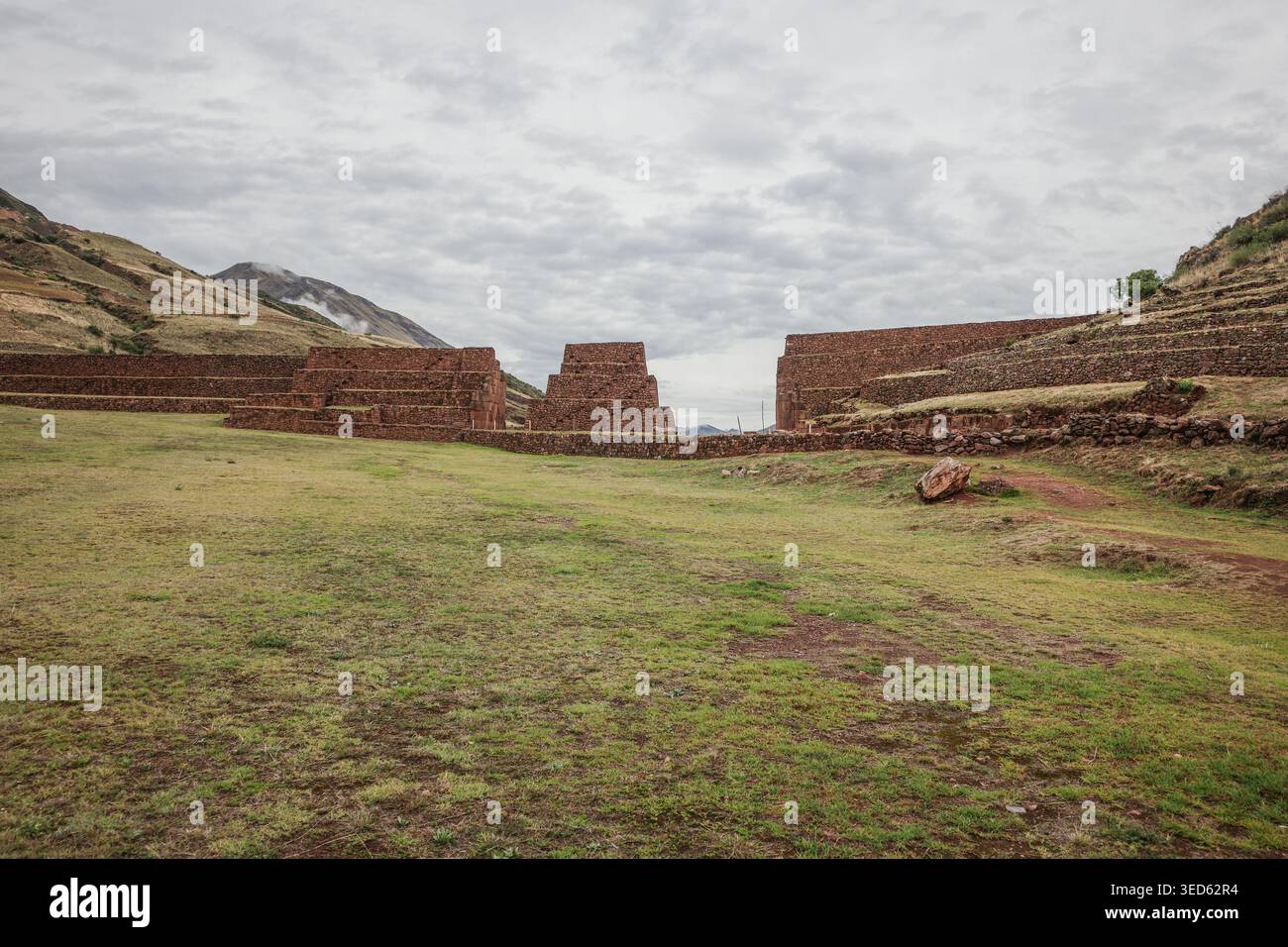 Cusco, Pérou - 26 novembre 2025 : site archéologique de la Portada de Rumicolca, Cusco Banque D'Images