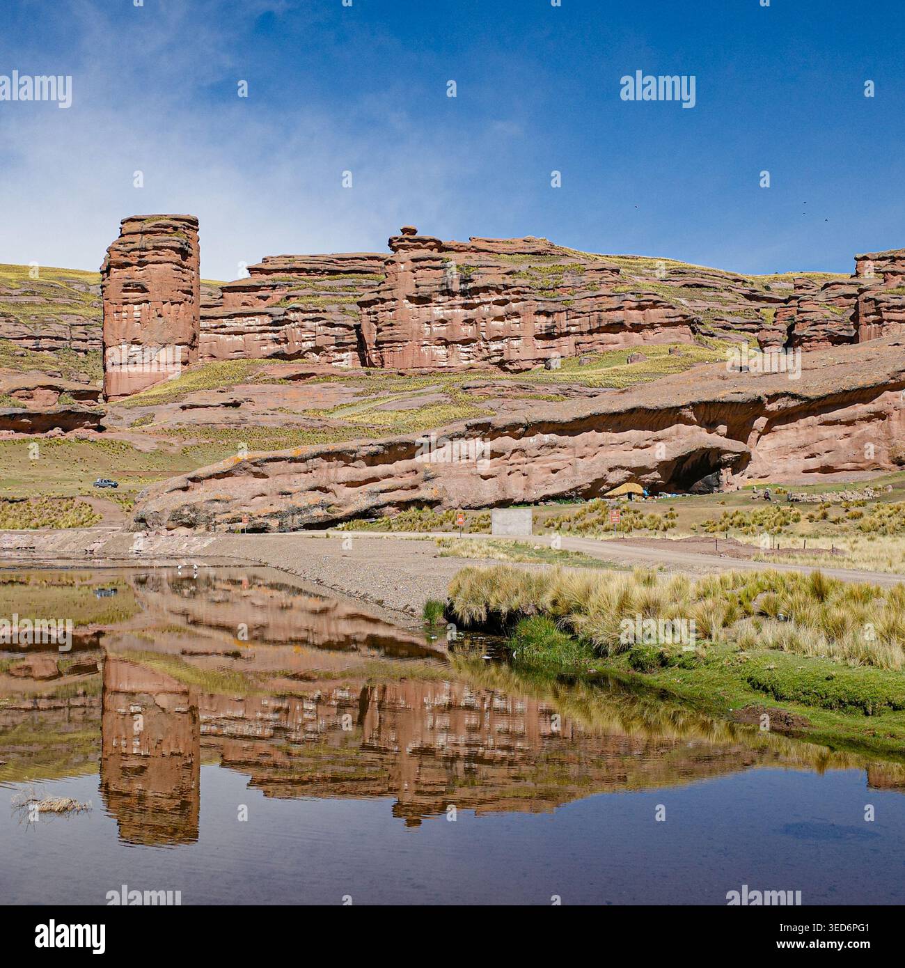 Tinajani, Pérou - 27 novembre 2025 : formations rocheuses du canyon Tinajani dans les Andes péruviennes Banque D'Images