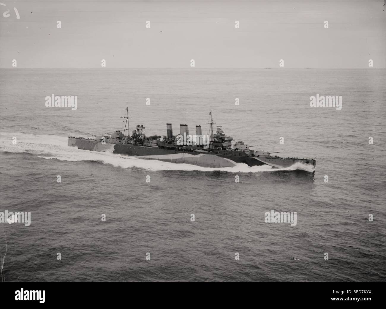 HMS Kent de Scapa Flow le 28 septembre 1941.   Document historique, période de la seconde Guerre mondiale Banque D'Images