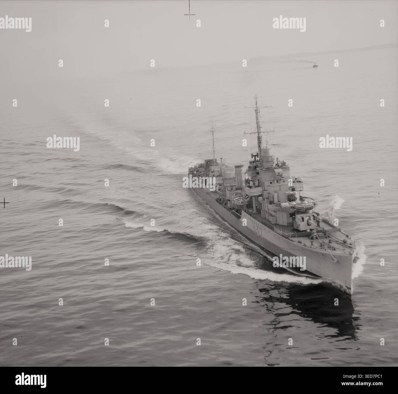 Destroyer polonais ORP Garland (H37) près de Scapa Flow le 7 avril 1945.   Document historique, période de la seconde Guerre mondiale Banque D'Images