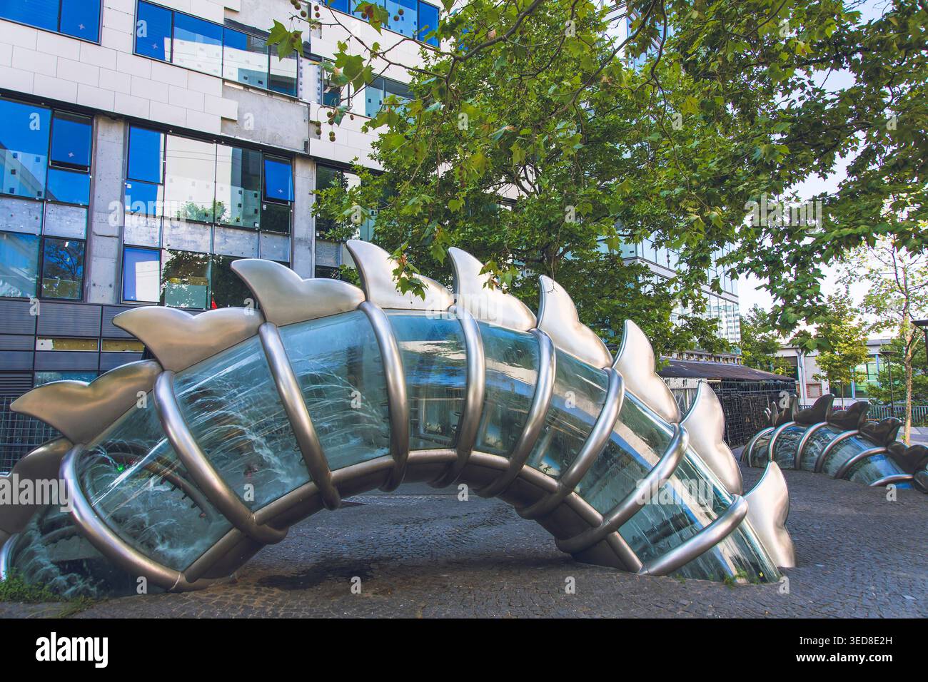 France, Ile-de-France, Paris, 13ème arrondissement, la danse de la Fontaine émergente, une œuvre d’art public de l’artiste plasticien franco-chinois Chen Zhen Banque D'Images