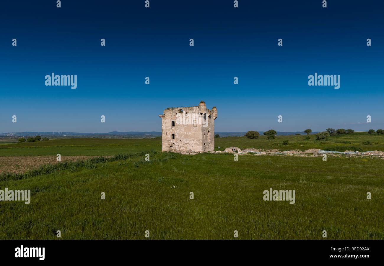 Vue aérienne du manoir de Cezayirli Hasan Pacha sur la côte des Dardanelles à Canakkale, Turquie, architecture du patrimoine ottoman Banque D'Images
