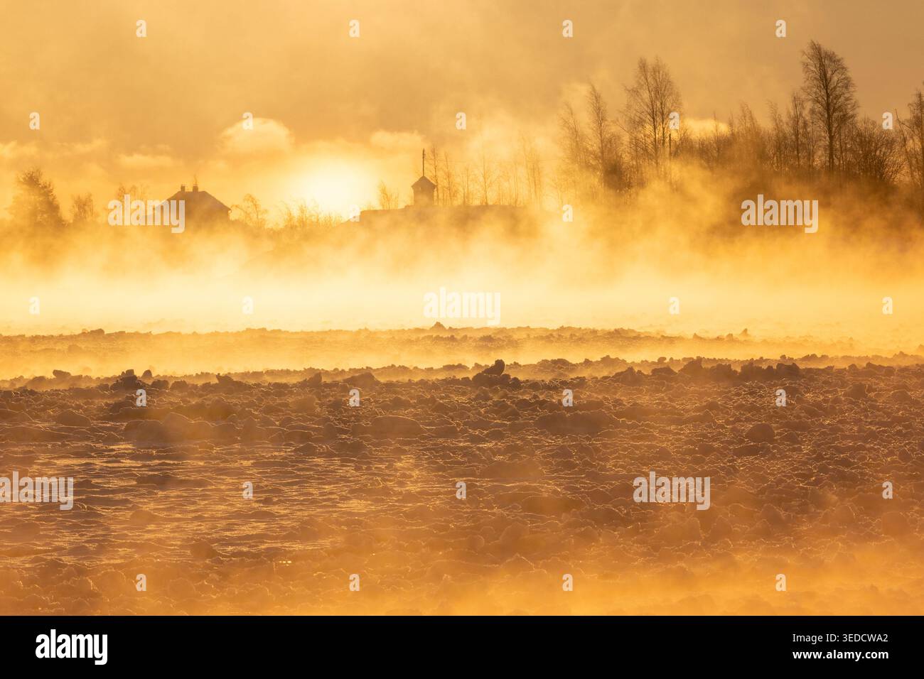 Lever du soleil par un froid matin d'hiver à Helsinki Banque D'Images