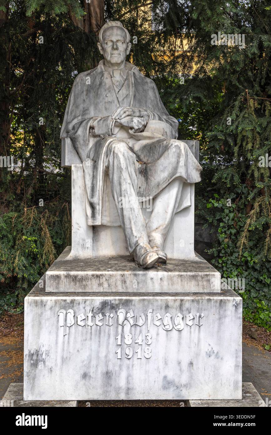 Peter Rosegger Denkmal à Graz, Steiermark, Österreich // Peter Rosegger Monument à Graz, Styrie, Autriche Banque D'Images