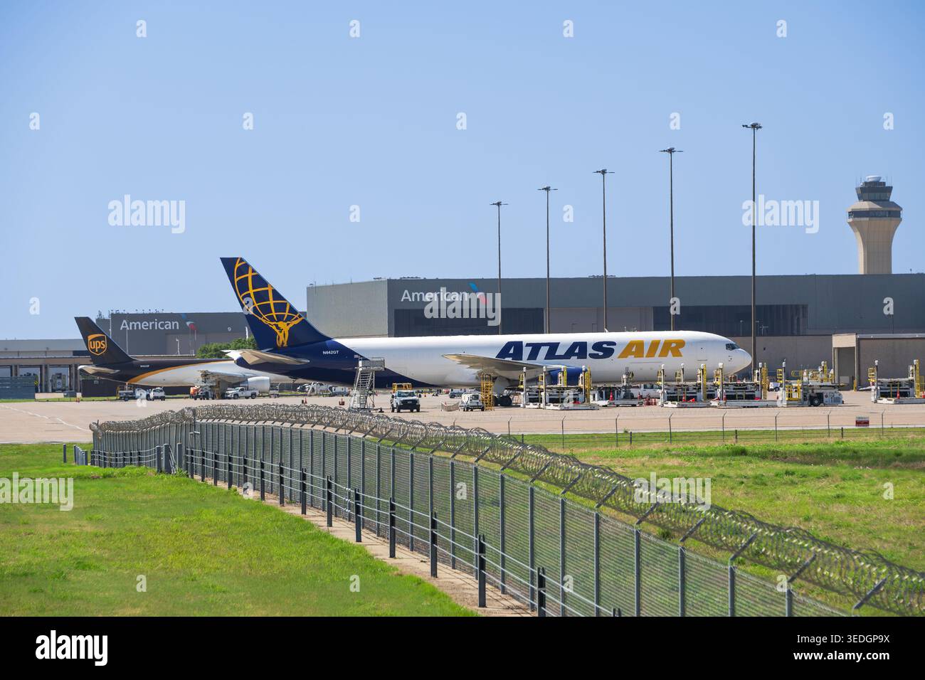IRVING, États-Unis - 29 mars 2026 : Atlas Air Aircraft Boeing 767-300ER, à l'aéroport international de Dallas Fort Worth (DFW). Banque D'Images