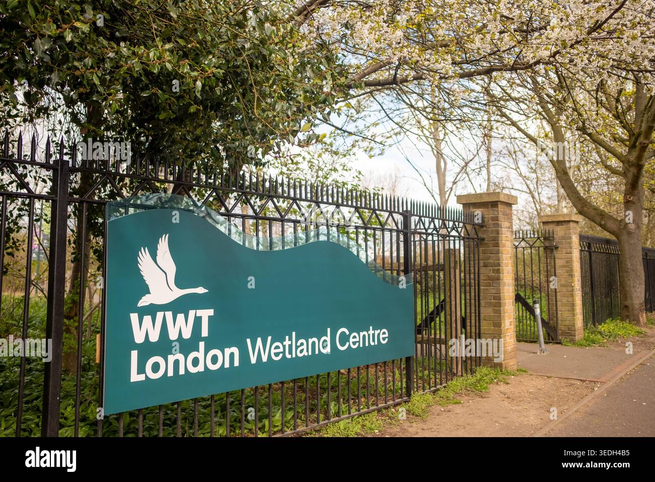 LONDRES - 25 MARS 2026 : SW13 - WWT London Wetland Centre panneau d'entrée réserve naturelle Banque D'Images